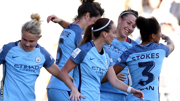 Manchester City celebrate Lucy Bronze's winner