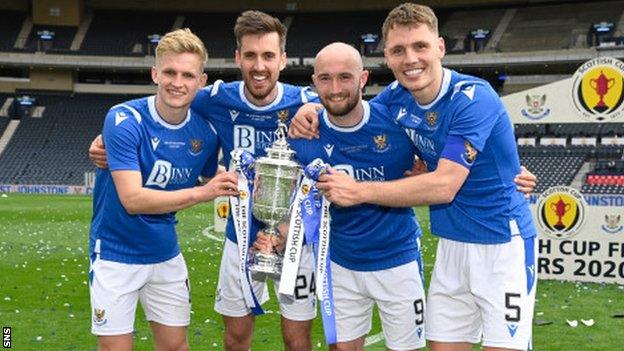 St Johnstone's Ali McCann, Callum Booth, Chris Kane and Jason Kerr with the Scottish Cup