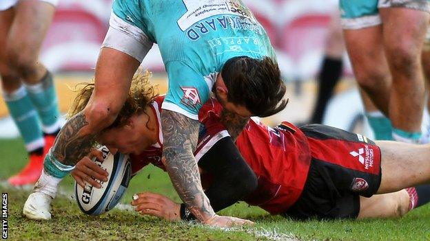 Billy Twelvetrees scores for Gloucester