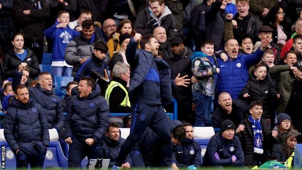 Frank Lampard celebrates Chelsea's win over Spurs