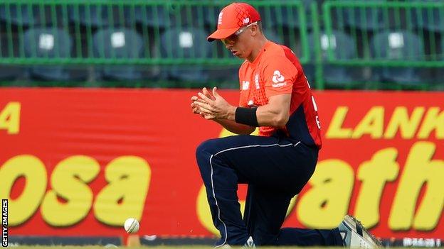 England bowler Tom Curran drops a chance during defeat by Sri Lanka