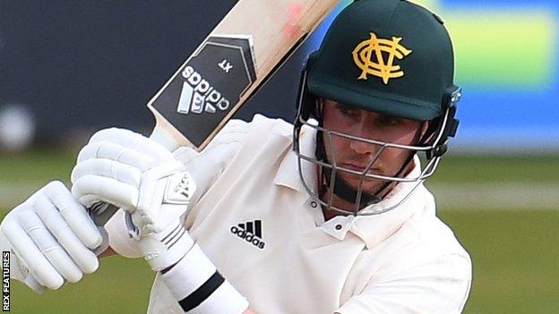 Stuart Broad batting for Nottinghamshire against Warwickshire