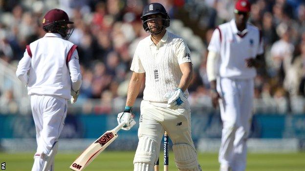 Dawid Malan departs for 65