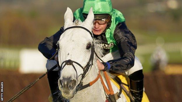 Commodore to race in Grand National