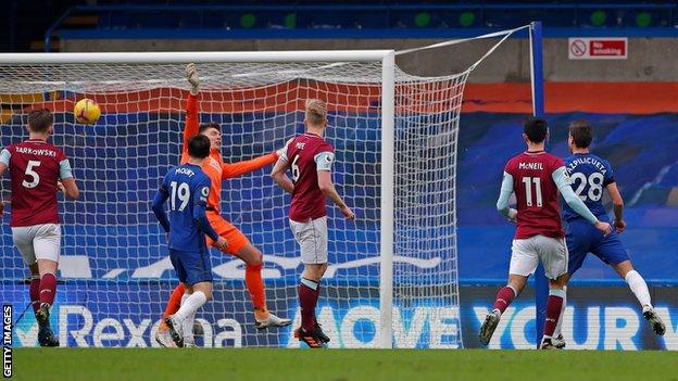 Cesar Azpilicueta scores the opening goal