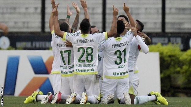 Chapecoense celebrate scoring in a league match against Vasco da Gama