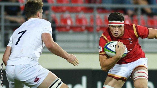 James Botham takes on England Under-20s in 2017