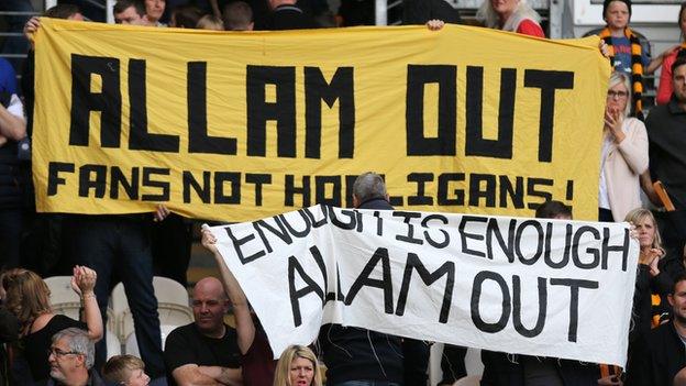 Hull fans protest