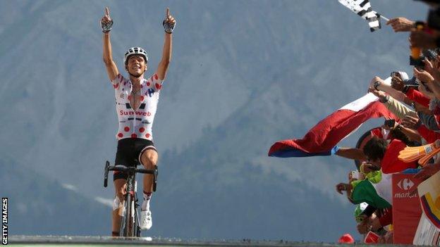 Warren Barguil celebrates winning stage 18