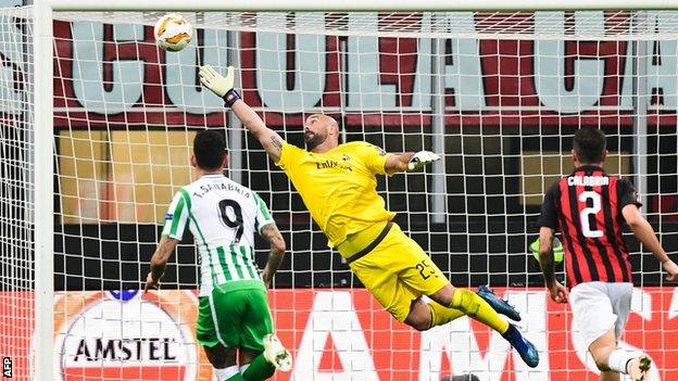 Former Liverpool keeper Pepe Reina is beaten from distance by Giovani Lo Celso, who is on loan from Paris St-Germain