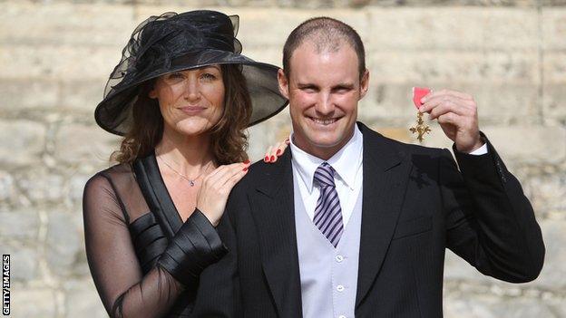 Andrew Strauss and his wife Ruth after being awarded his OBE in 2011