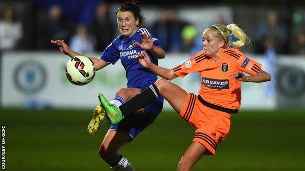 City's Denise O'Sullivan competes for possession with Chelsea Ladies' Niamh Fahey