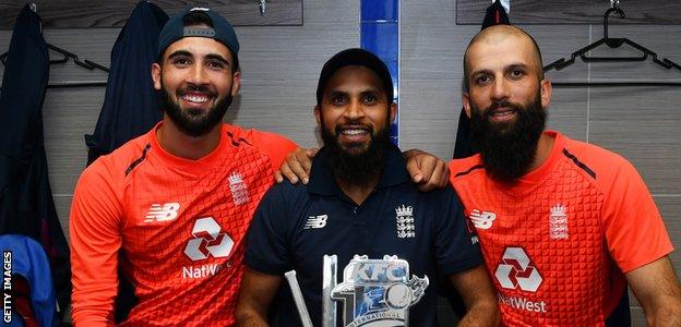 England bowlers Saqib Mahmood, Adil Rashid and Moeen Ali celebrate victory