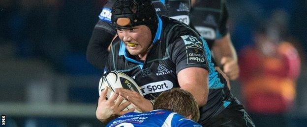 Glasgow Warriors' Zander Fagerson(right)