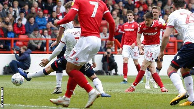 Joe Lolley scores for Nottingham Forest