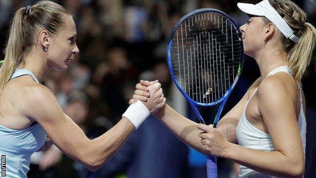 Maria Sharapova and Magdalena Rybarikova shake hands after their match att he Kremlin Cup