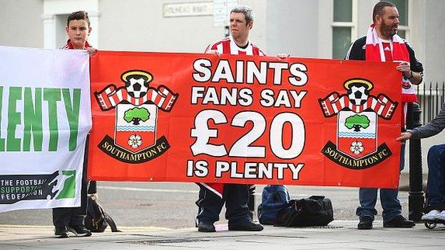 Southampton fans protest against ticket prices