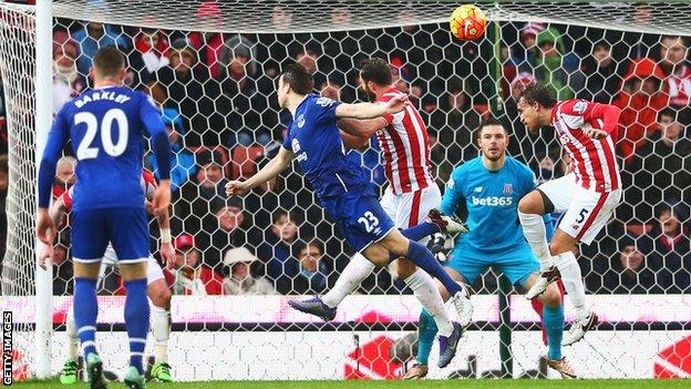 Seamus Coleman heads in a goal for Everton at Stoke