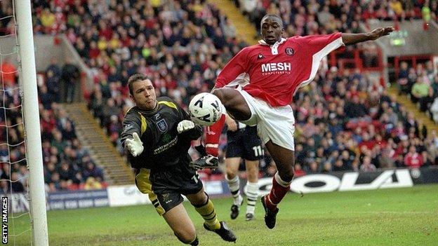 Alan Miller in action for West Bromwich Albion against Charlton in 1999