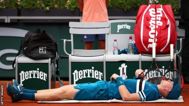 Kyle Edmund receives medical attention