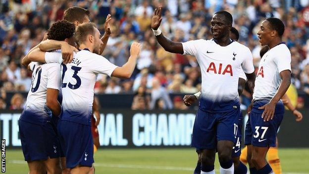 Tottenham players celebrate