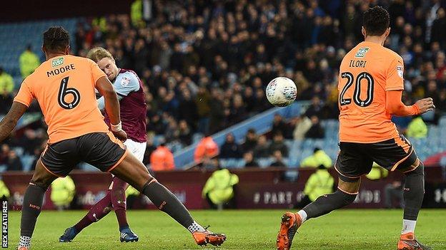 Birkir Bjarnason scores for Aston Villa