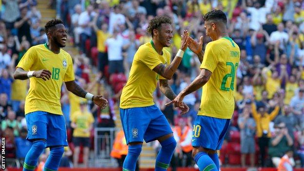 Neymar and Firmino celebrate