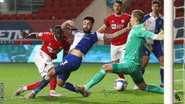 Famara Diedhiou rattles home the winner for Bristol City