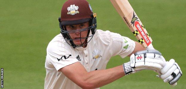 Jamie Smith batting for Surrey