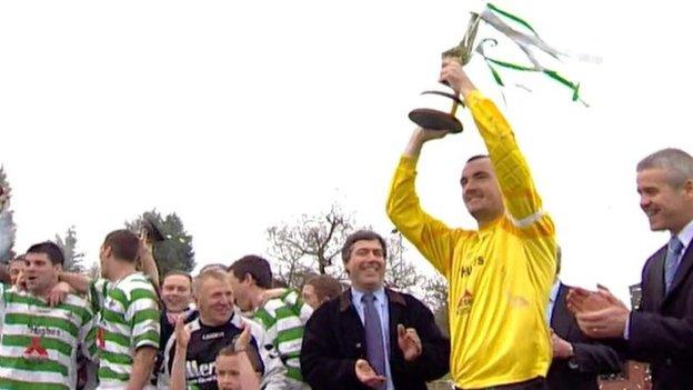 TNS celebrate winning the league in 2006