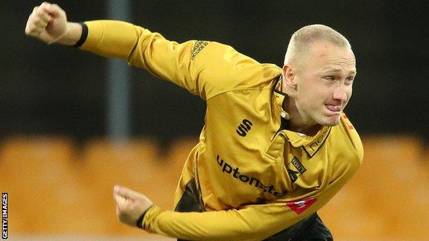 Callum Parkinson in action for Leicestershire