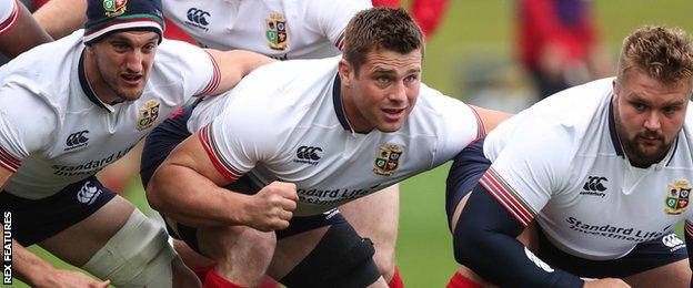 Sam Warburton trains alongside CJ Stander and Tomas Francis