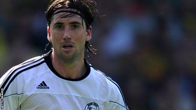 Shaun Barker in action for Derby County
