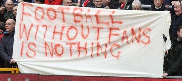 Liverpool fans make their feelings known