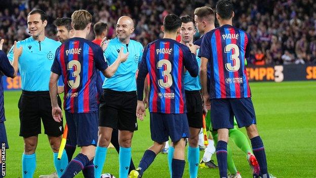 Barcelona players all came out with Pique 3 kits