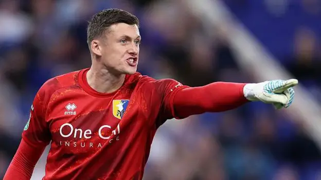 Stags boss Nigel Clough on goalkeeper Liam Roberts' fresh start at Mansfield Town after 'rough time' following Millwall incident 