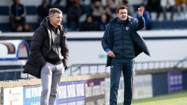 Jim McIntyre and Ian Murray on the touchline at Stark's Park