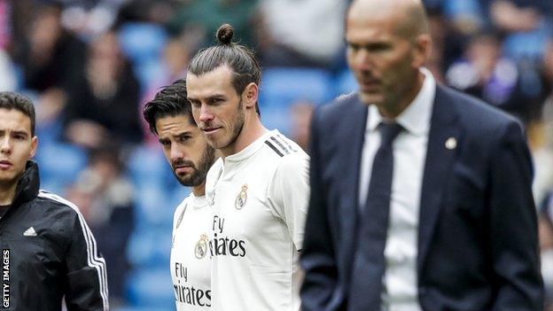 Gareth Bale (centre) and Zinedine Zidane (right)