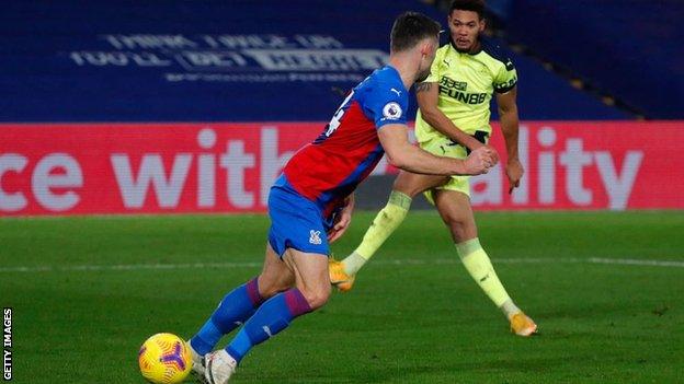 Joelinton makes it 2-0 to Newcastle at Crystal Palace