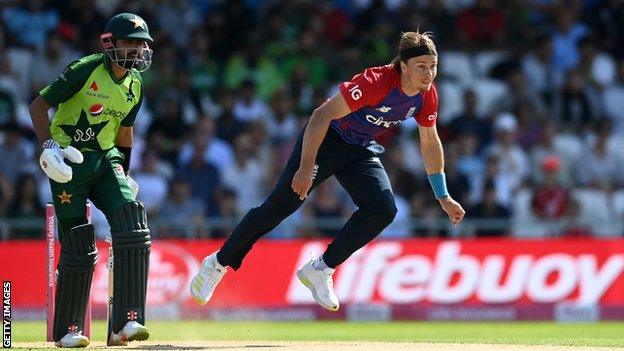 Tom Curran bowls for England