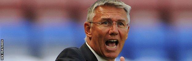 Nigel Adkins as Reading boss