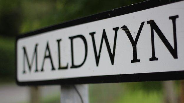 Ydych chi'n gwybod y ffordd i Faldwyn? // All roads lead to Maldwyn