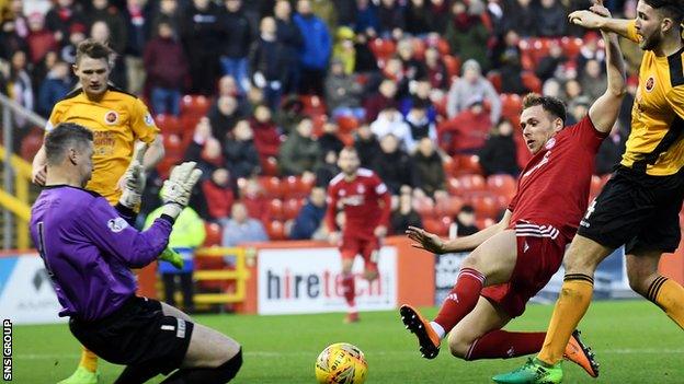 Stewart made his first appearance of his second Aberdeen spell in the 1-1 draw with Stenhousemuir