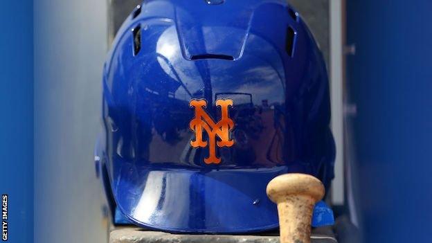 New York Mets helmet