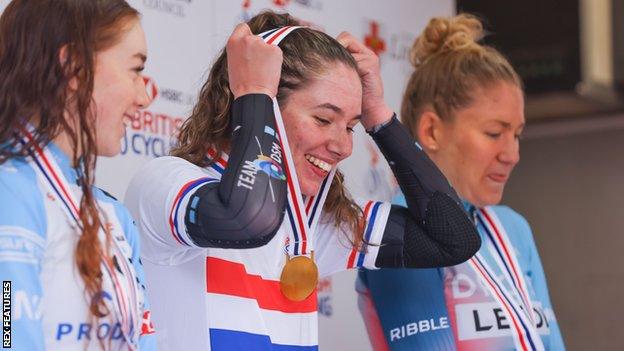 Pfeiffer Georgi on the National Championships podium