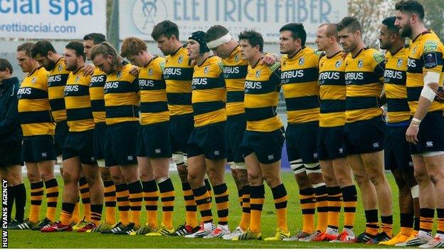 Cardiff Blues observe a minute's silence ahead of facing Calvisano to honour victims of the attacks in Paris