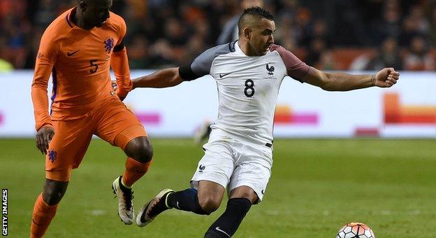 Johan Cruyff tribute during Netherlands v France