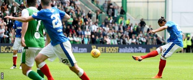 Bruno Alves curls home a free kick