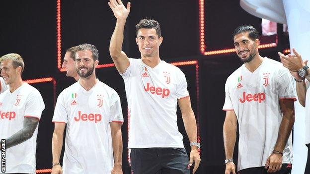 Cristiano Ronaldo new Juventus shirt