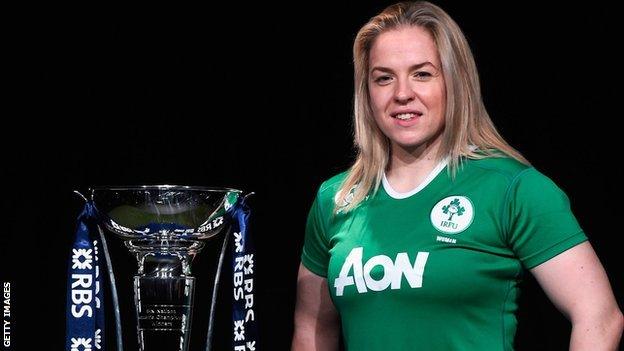 Niamh Briggs with the Six Nations trophy